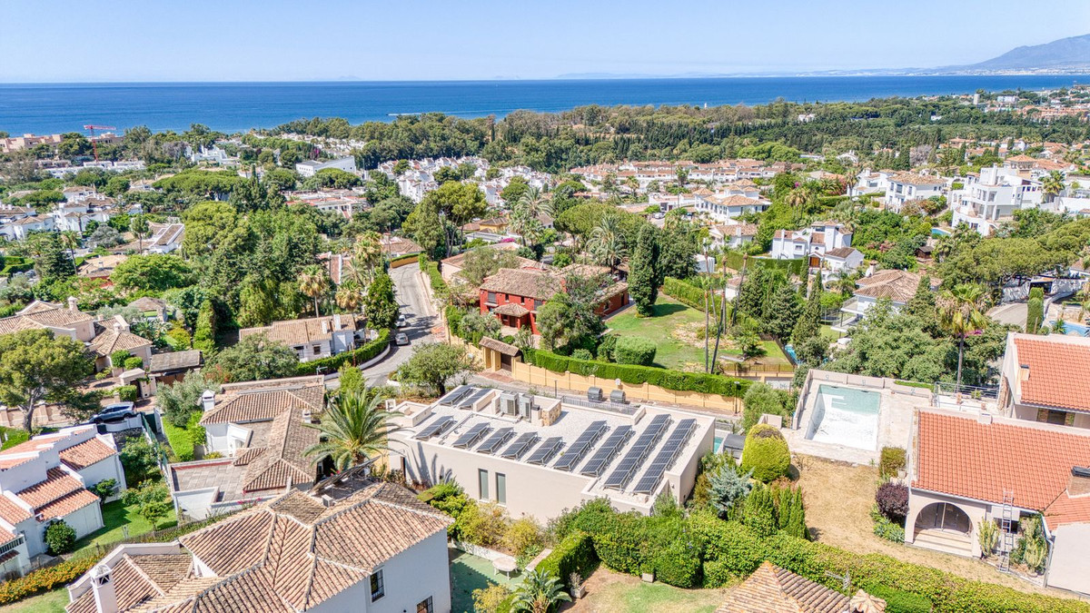 5 Bed Townhouse for sale in Elviria Costa Del Sol, Málaga, Spain