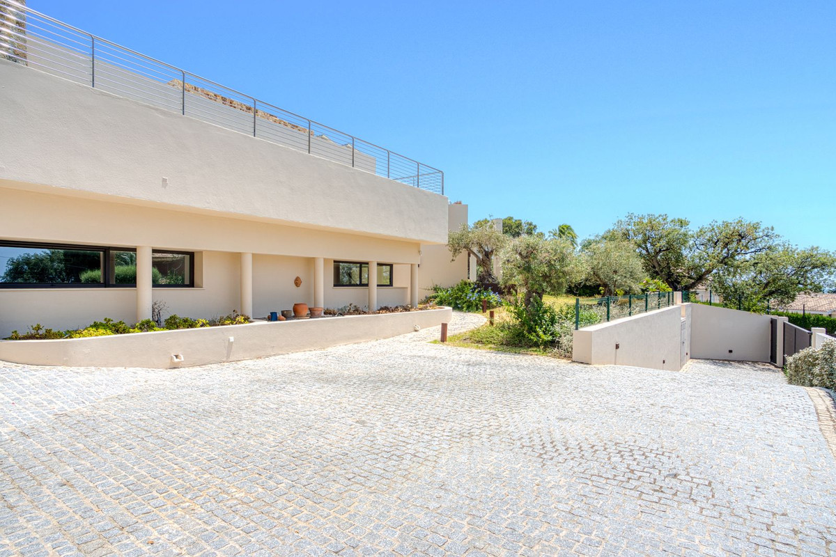 5 Bed Townhouse for sale in Elviria Costa Del Sol, Málaga, Spain