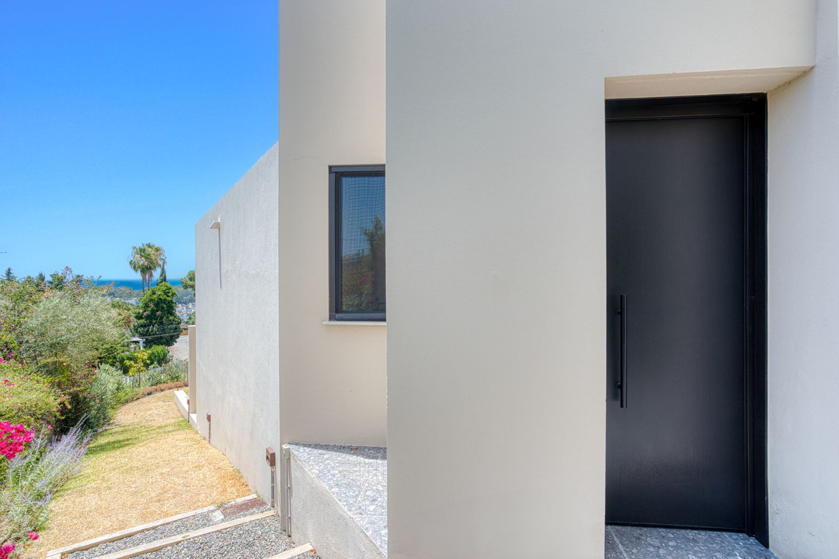 5 Bed Townhouse for sale in Elviria Costa Del Sol, Málaga, Spain
