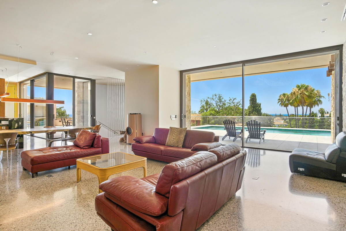 5 Bed Townhouse for sale in Elviria Costa Del Sol, Málaga, Spain