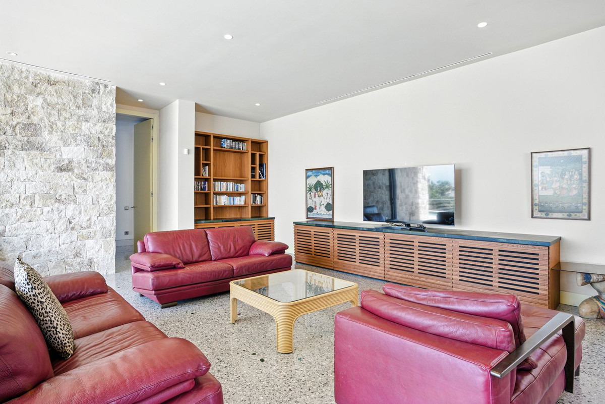 5 Bed Townhouse for sale in Elviria Costa Del Sol, Málaga, Spain