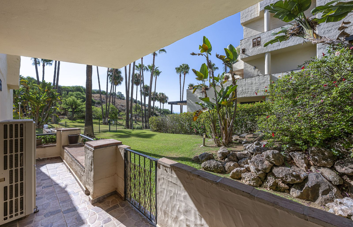 3 Bed Apartment for sale in The Golden Mile Costa Del Sol, Málaga, Spain