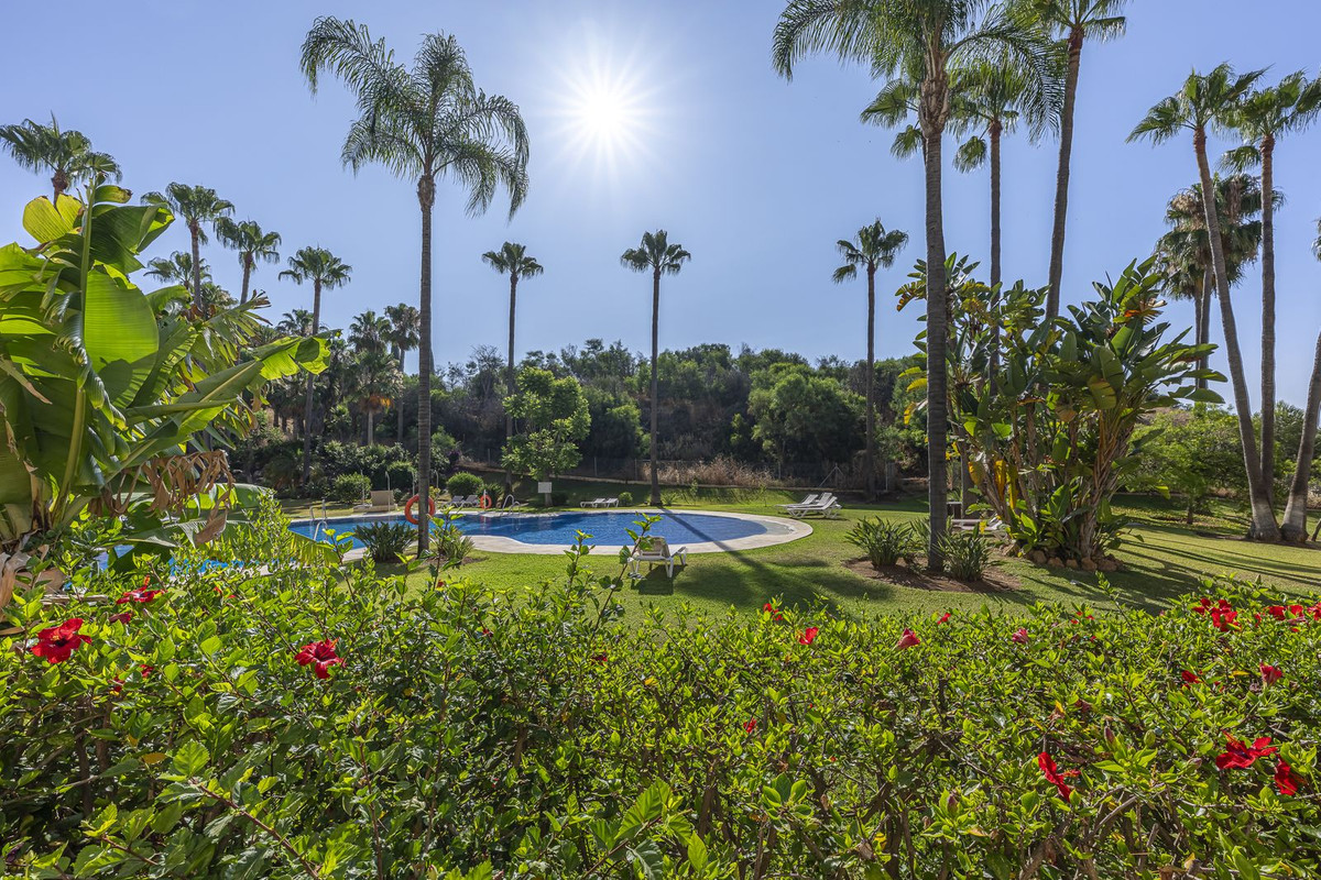 3 Bed Apartment for sale in The Golden Mile Costa Del Sol, Málaga, Spain