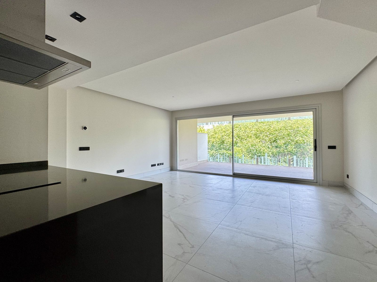 3 Bed Apartment for sale in San Pedro De Alcántara Costa Del Sol, Málaga, Spain