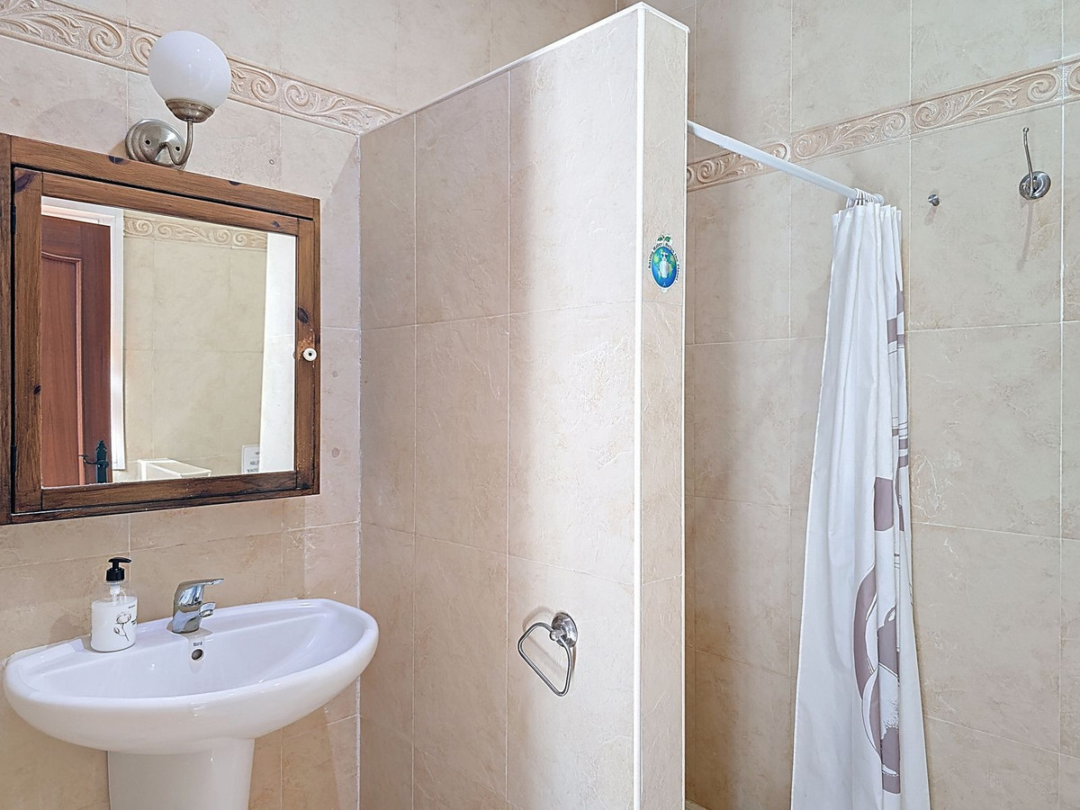 3 Bed Townhouse for sale in Arenas Costa Del Sol East, Málaga, Spain