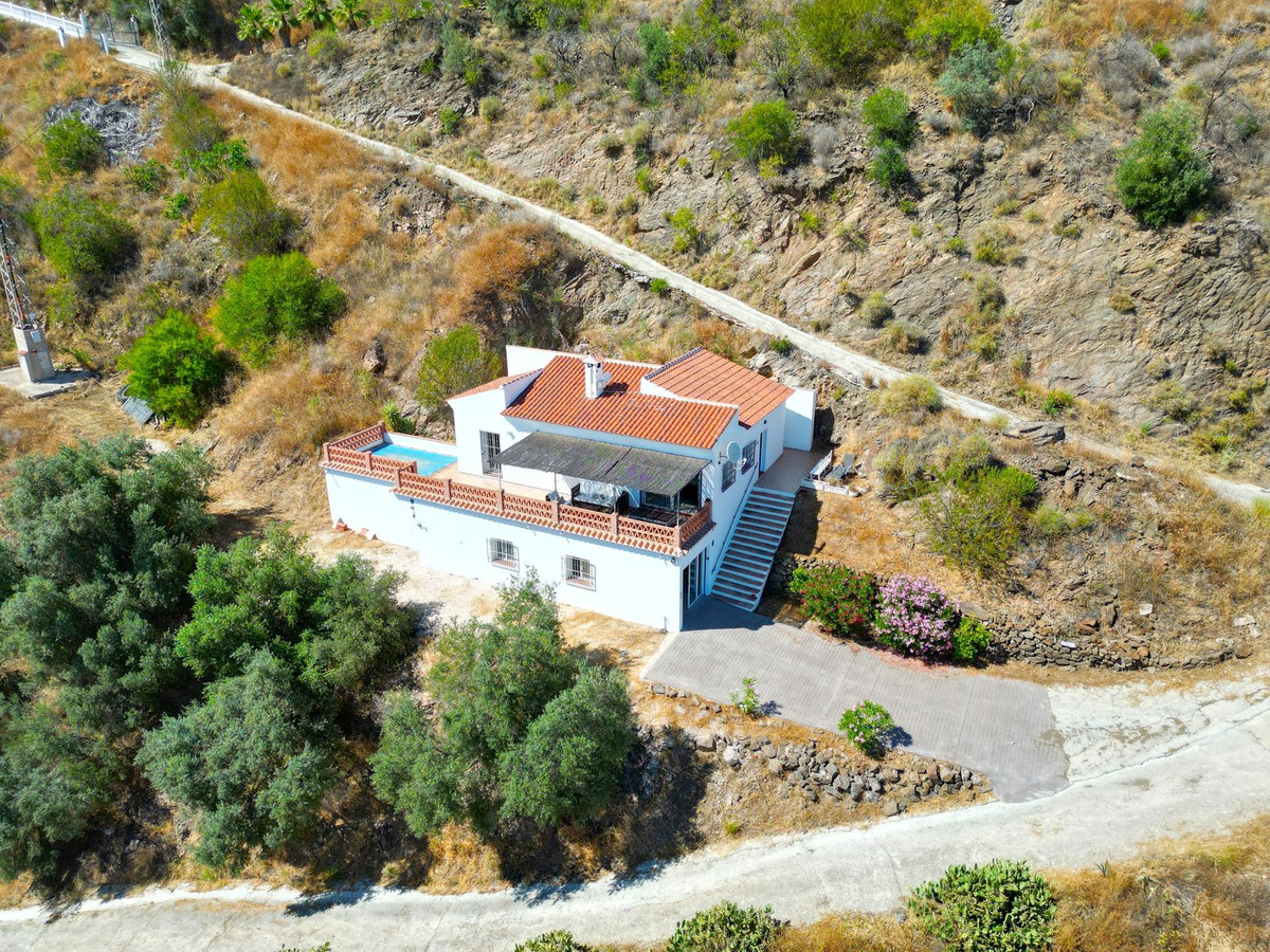 3 Bed Townhouse for sale in Arenas Costa Del Sol East, Málaga, Spain