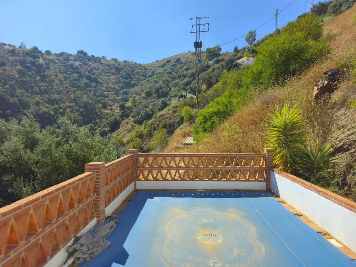 3 Bed Townhouse for sale in Arenas Costa Del Sol East, Málaga, Spain