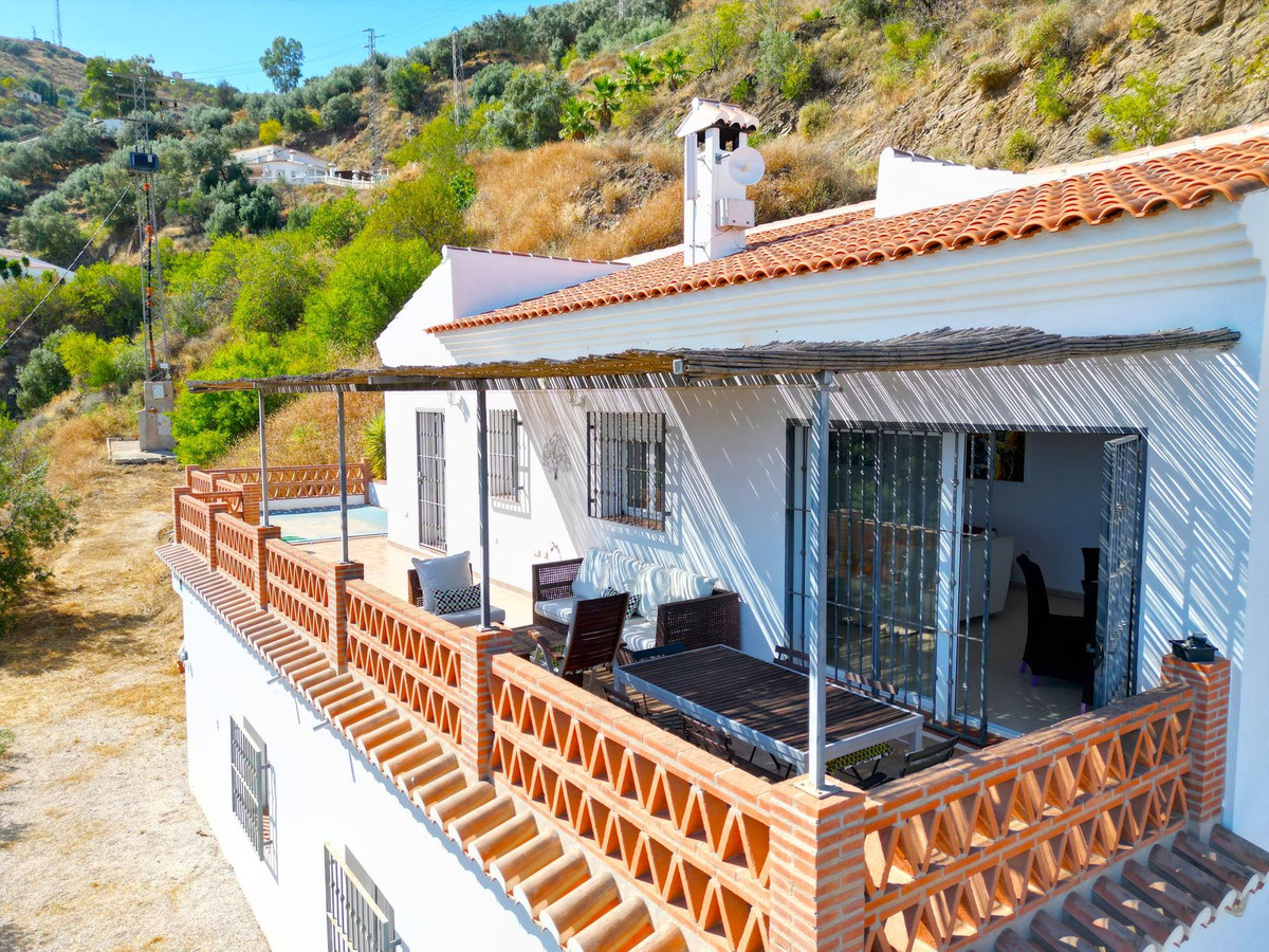 3 Bed Townhouse for sale in Arenas Costa Del Sol East, Málaga, Spain