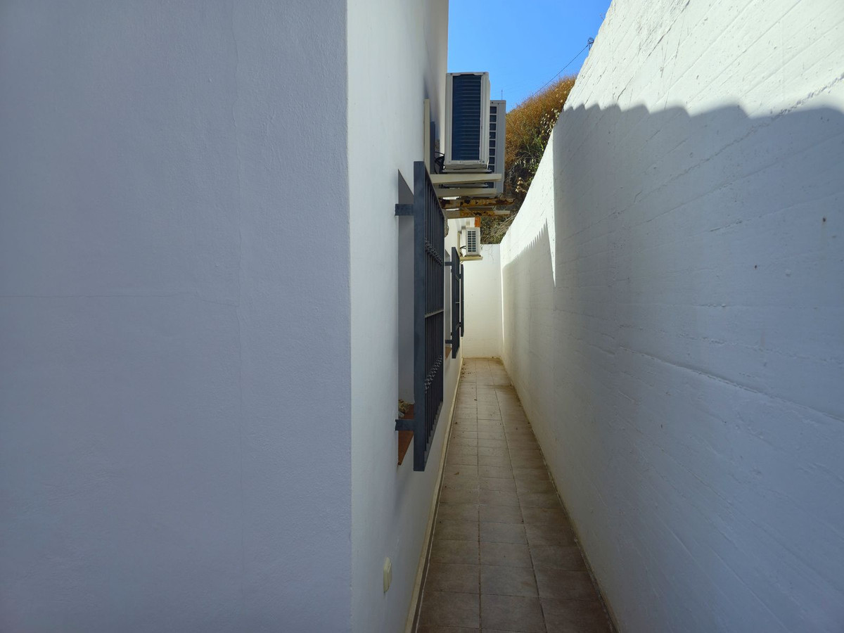3 Bed Townhouse for sale in Arenas Costa Del Sol East, Málaga, Spain