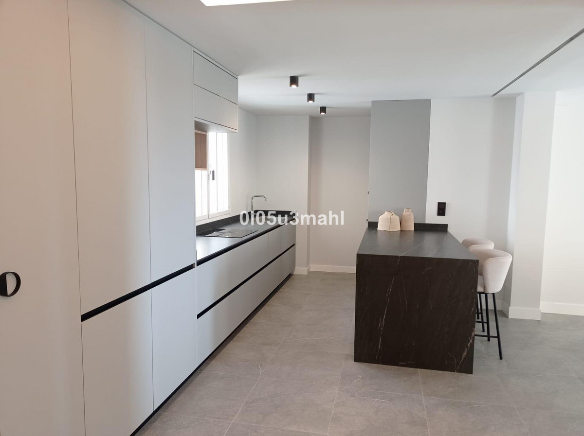 3 Bed Apartment for sale in Centro Histórico Málaga Ciudad, Málaga, Spain