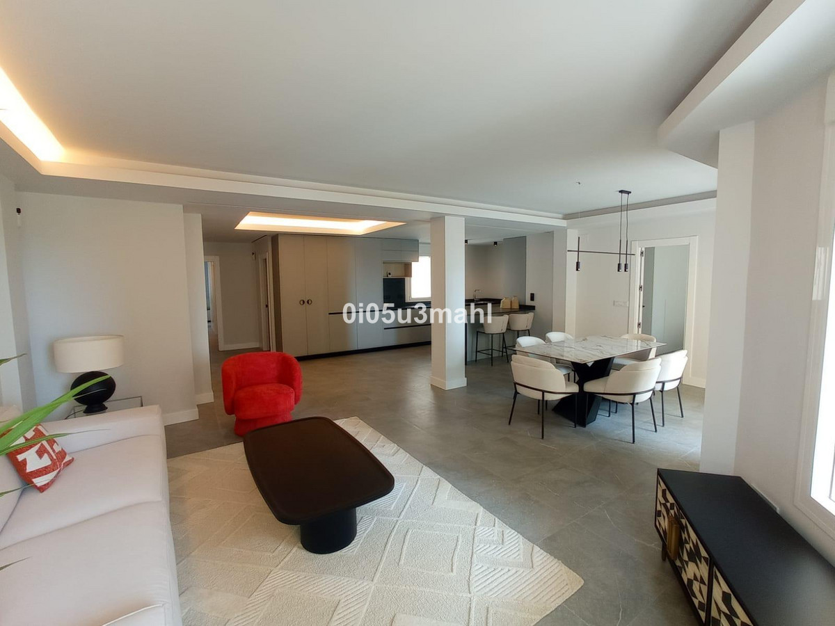3 Bed Apartment for sale in Centro Histórico Málaga Ciudad, Málaga, Spain