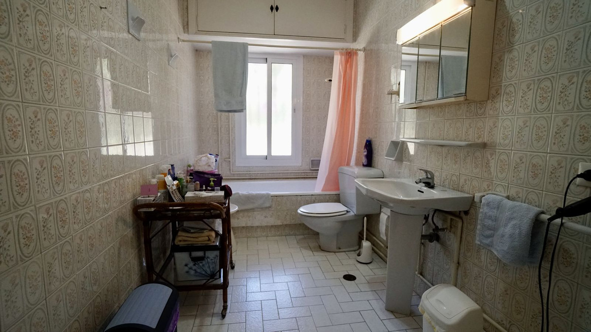 3 Bed Townhouse for sale in El Paraiso Costa Del Sol, Málaga, Spain