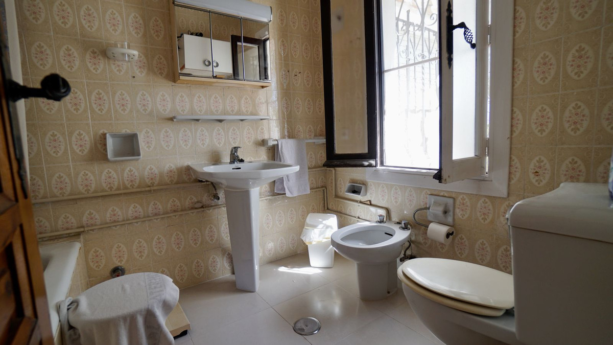 3 Bed Townhouse for sale in El Paraiso Costa Del Sol, Málaga, Spain