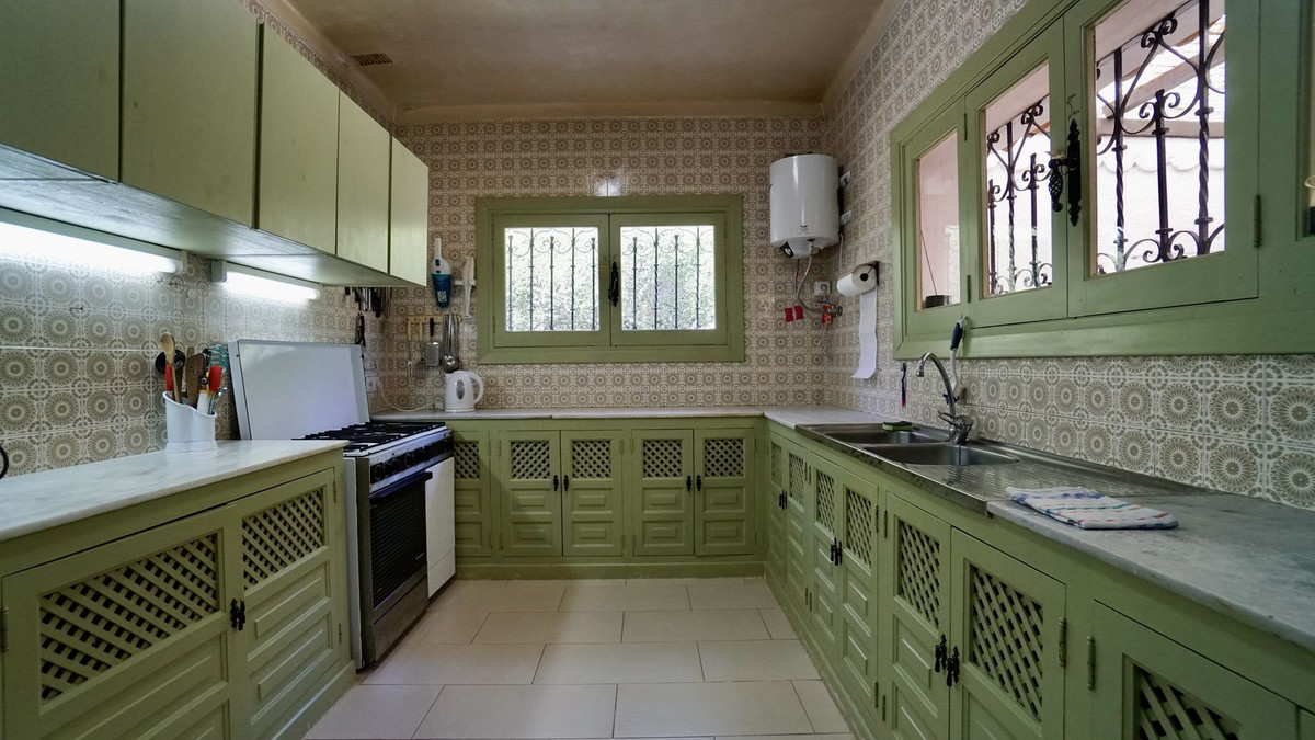 3 Bed Townhouse for sale in El Paraiso Costa Del Sol, Málaga, Spain