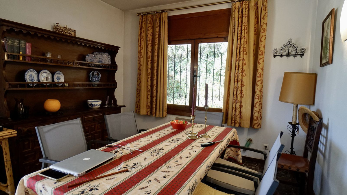 3 Bed Townhouse for sale in El Paraiso Costa Del Sol, Málaga, Spain