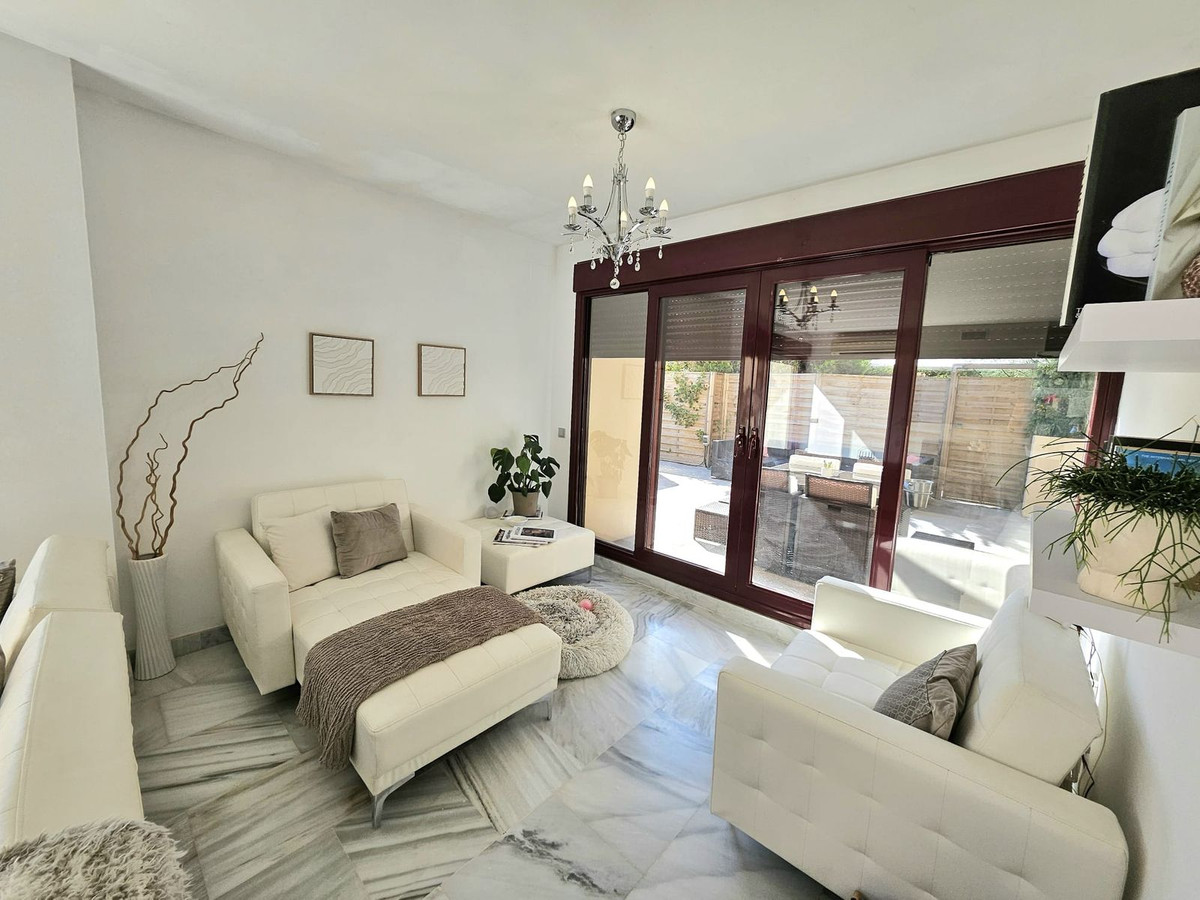 Se vende Villa - Chalet de 3 dormitorios en Costa Del Sol, Málaga, España