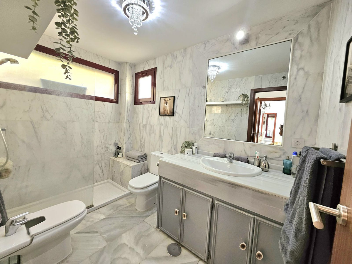 Se vende Villa - Chalet de 3 dormitorios en Costa Del Sol, Málaga, España