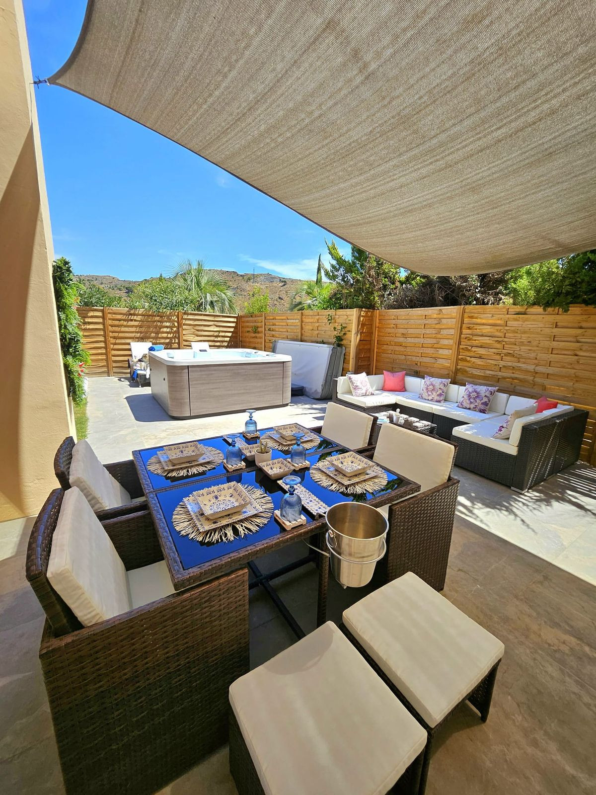 Se vende Villa - Chalet de 3 dormitorios en Costa Del Sol, Málaga, España