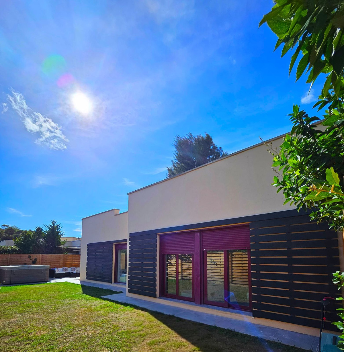 Se vende Villa - Chalet de 3 dormitorios en Costa Del Sol, Málaga, España