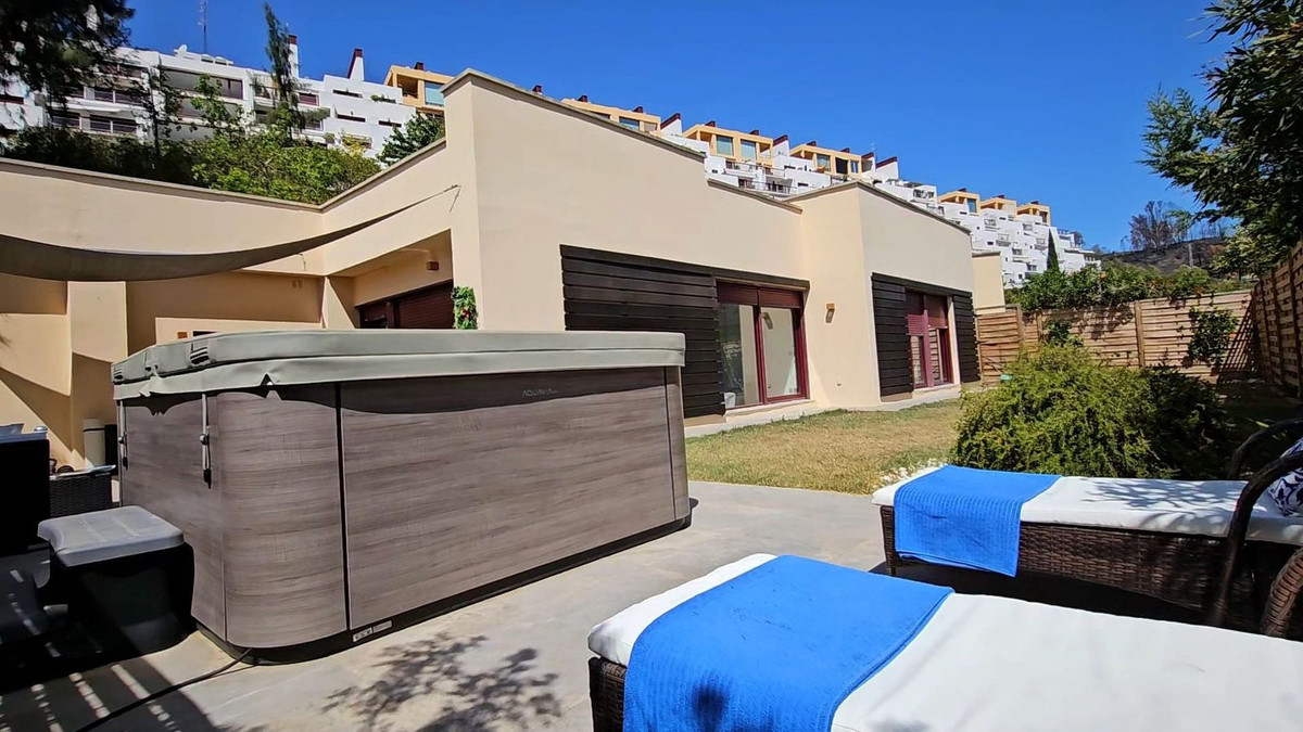 Se vende Villa - Chalet de 3 dormitorios en Costa Del Sol, Málaga, España
