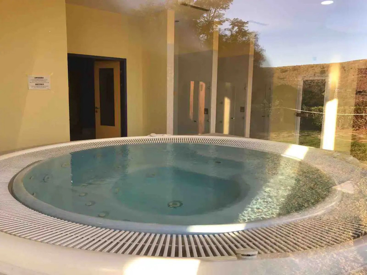 Se vende Villa - Chalet de 3 dormitorios en Costa Del Sol, Málaga, España