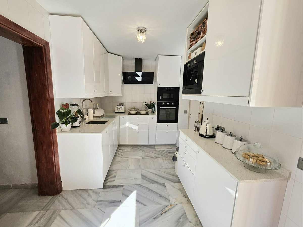 Se vende Villa - Chalet de 3 dormitorios en Costa Del Sol, Málaga, España