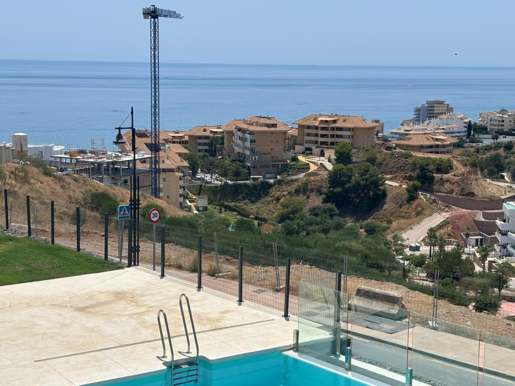 2 Bed Apartment for sale in Fuengirola Costa Del Sol, Málaga, Spain
