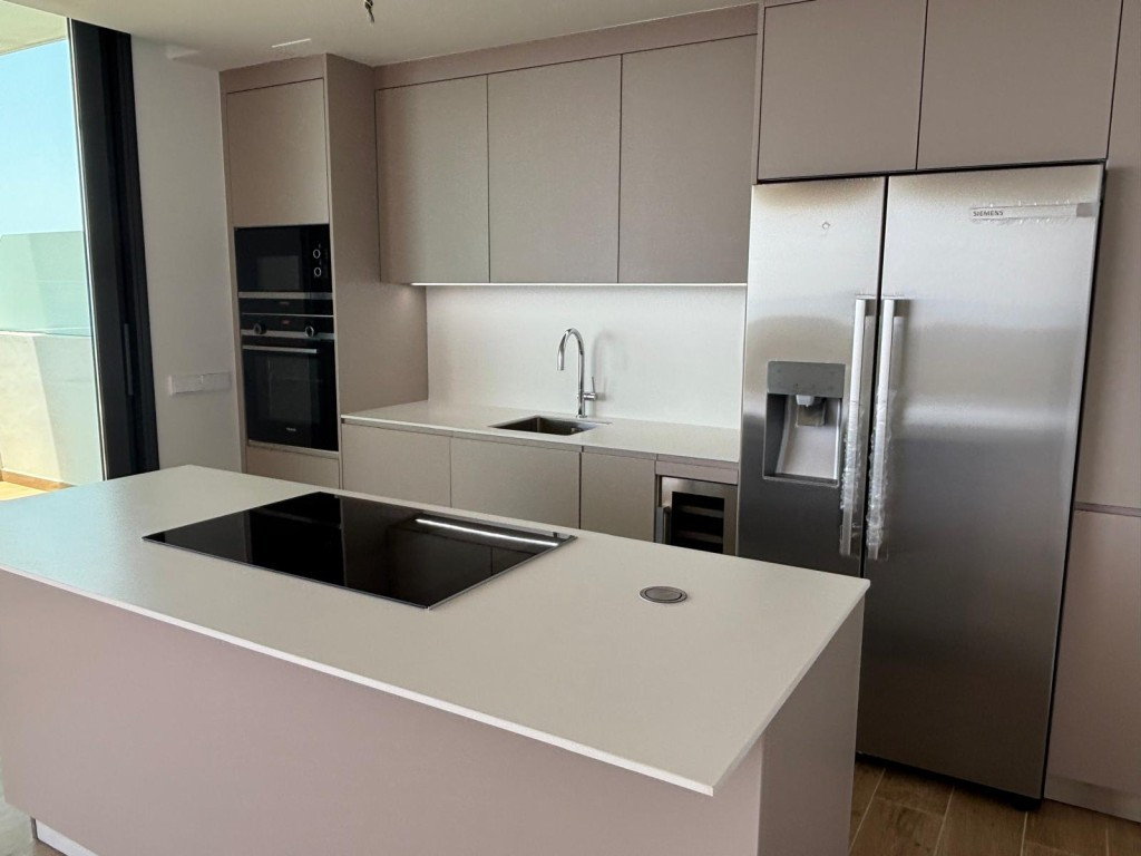 2 Bed Apartment for sale in Fuengirola Costa Del Sol, Málaga, Spain