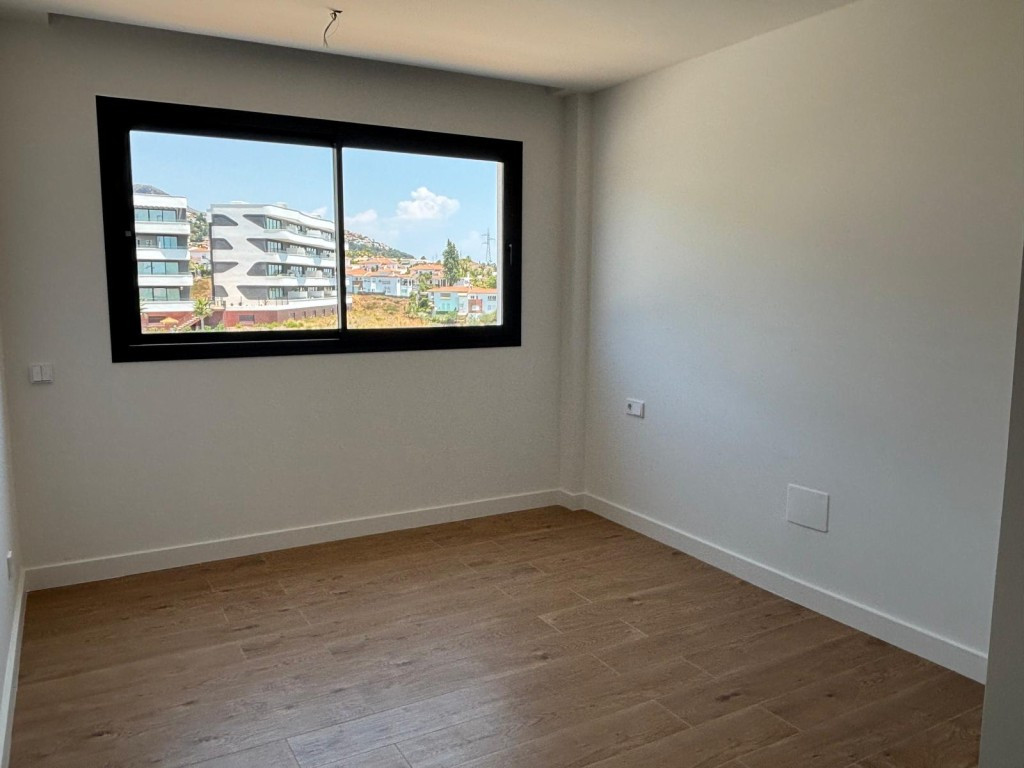 2 Bed Apartment for sale in Fuengirola Costa Del Sol, Málaga, Spain
