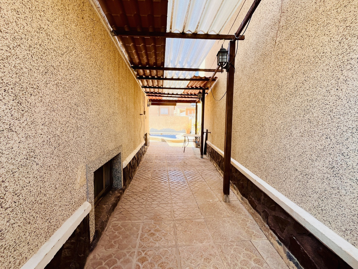 4 Bed Townhouse for sale in San Miguel De Salinas Costa Blanca, Alicante, Spain