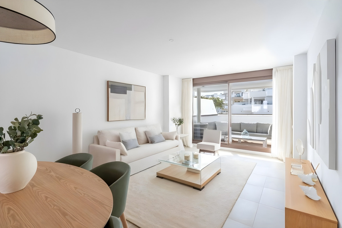 4 Bed Apartment for sale in Estepona Costa Del Sol, Málaga, Spain