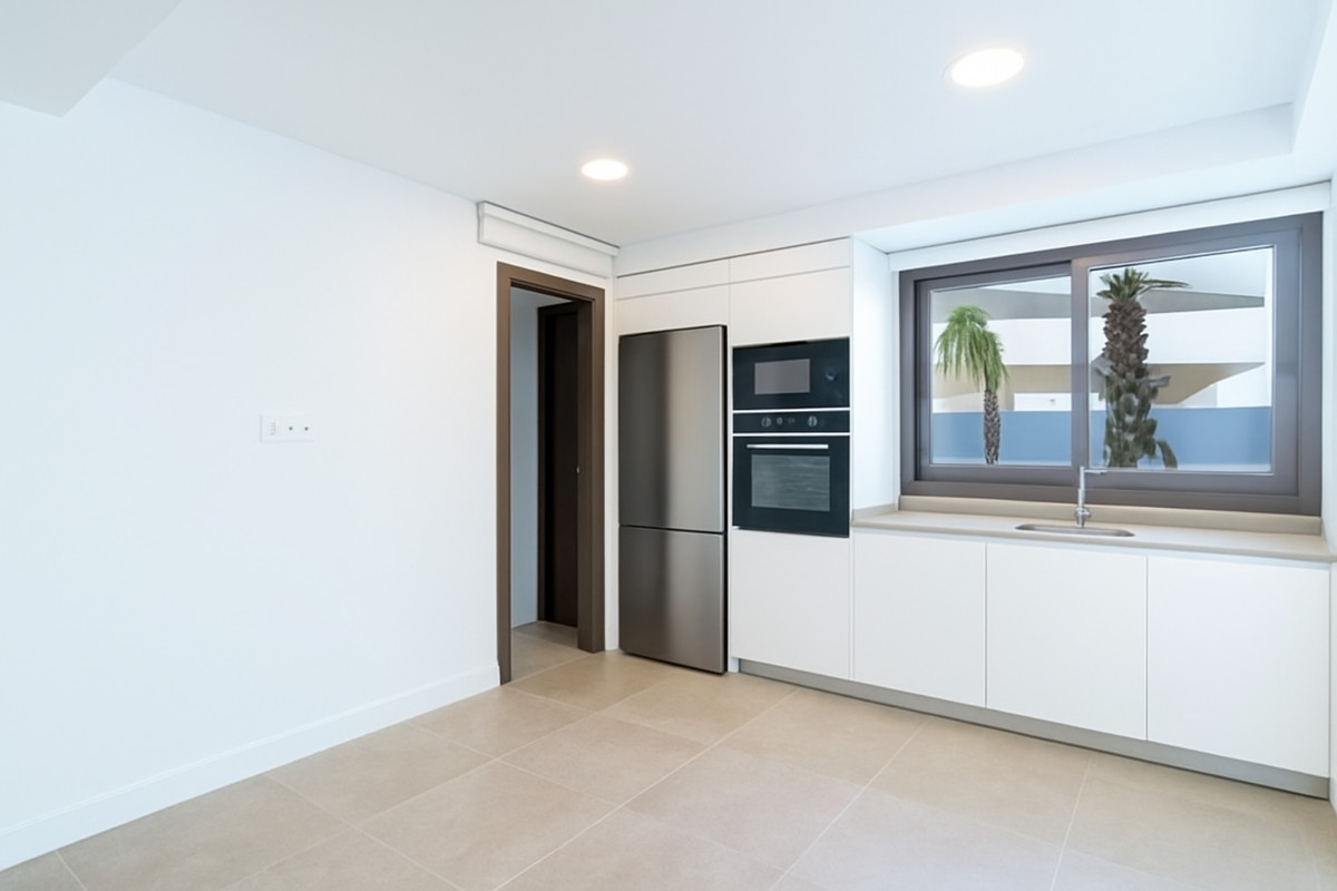4 Bed Apartment for sale in Estepona Costa Del Sol, Málaga, Spain