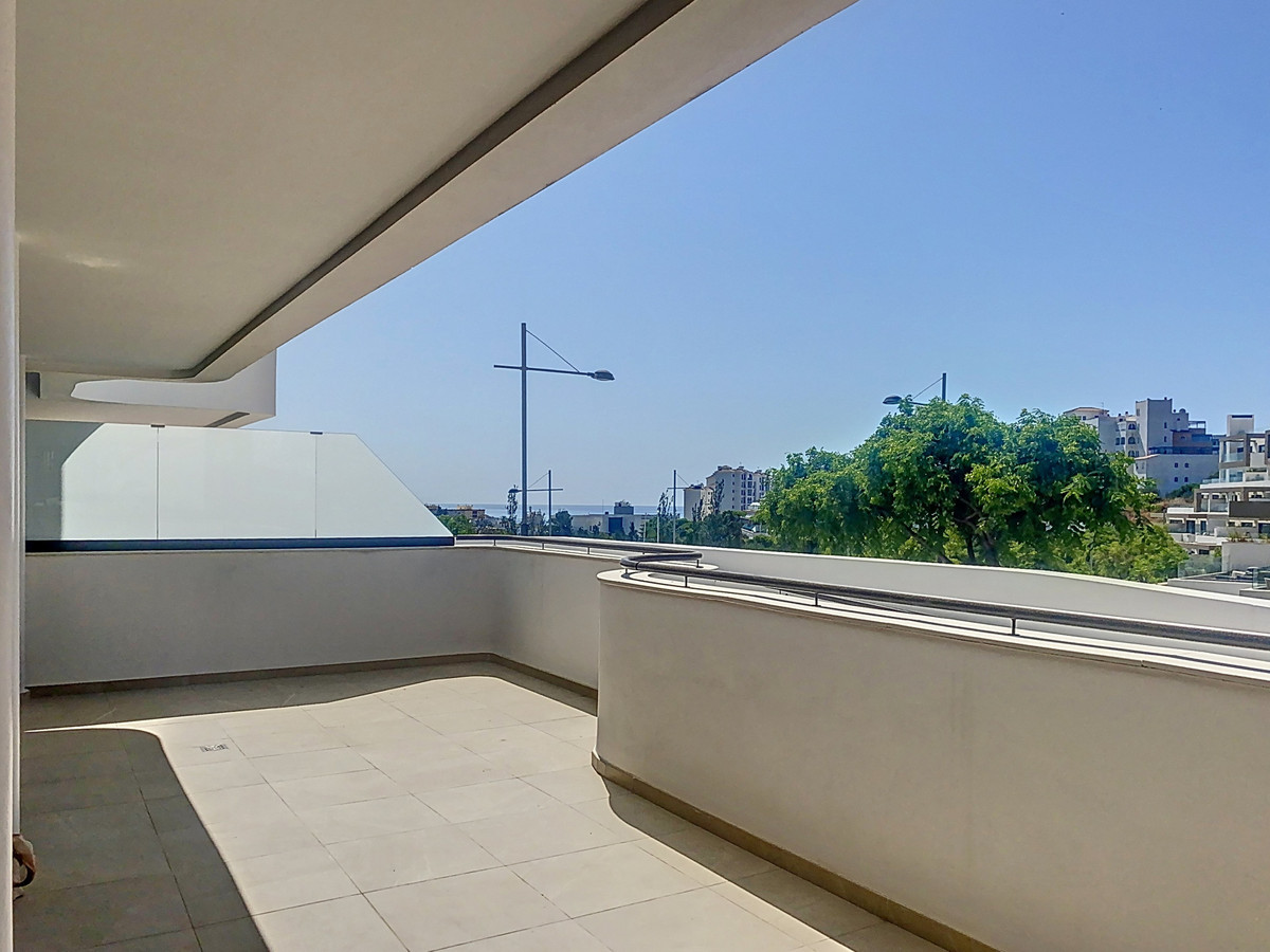 4 Bed Apartment for sale in Estepona Costa Del Sol, Málaga, Spain