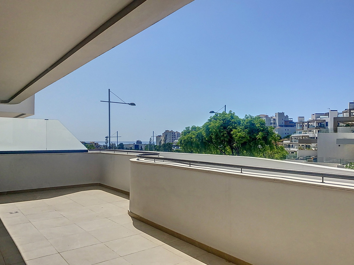 4 Bed Apartment for sale in Estepona Costa Del Sol, Málaga, Spain