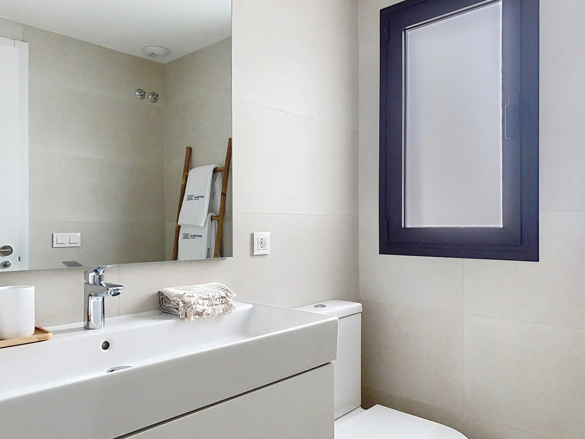 4 Bed Apartment for sale in Estepona Costa Del Sol, Málaga, Spain