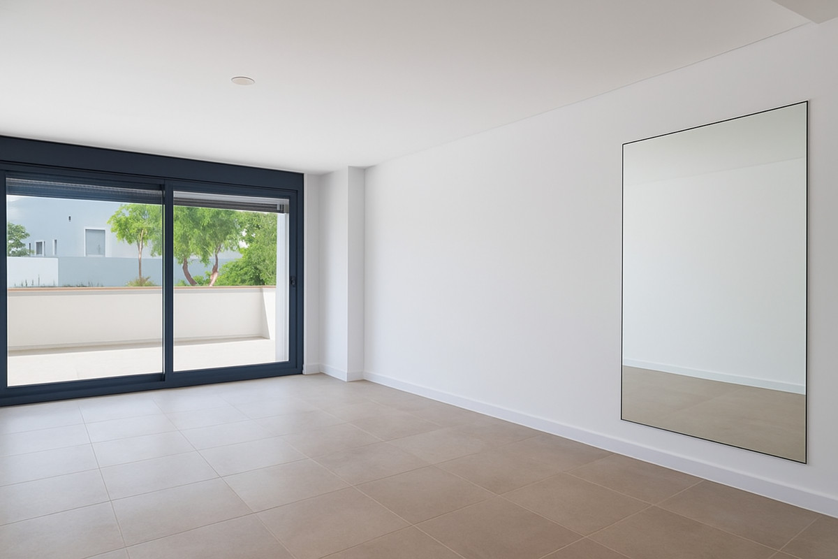 4 Bed Apartment for sale in Estepona Costa Del Sol, Málaga, Spain
