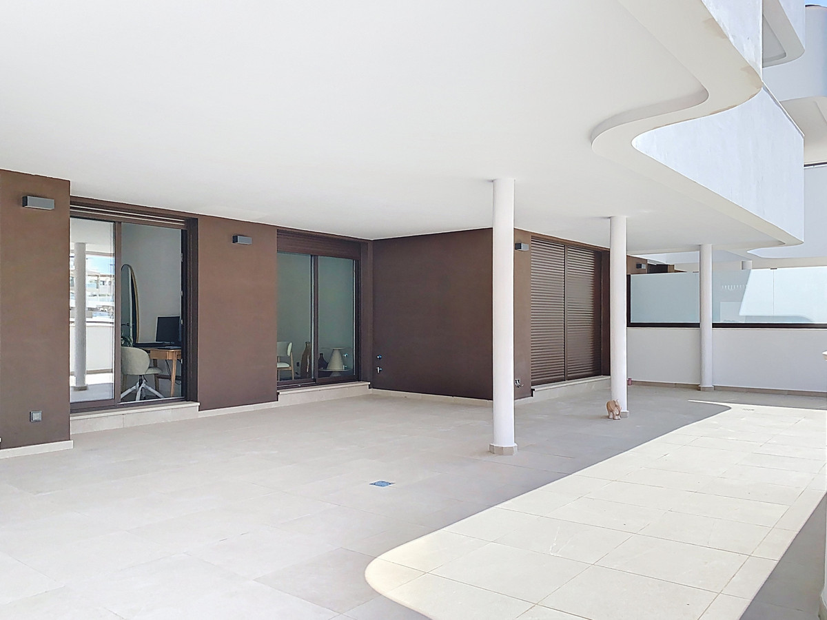 4 Bed Apartment for sale in Estepona Costa Del Sol, Málaga, Spain