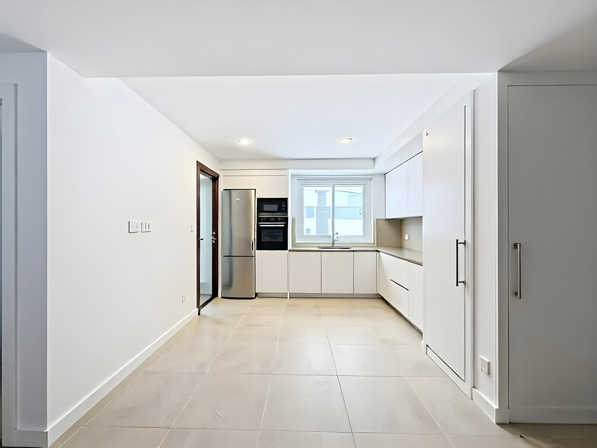 4 Bed Apartment for sale in Estepona Costa Del Sol, Málaga, Spain