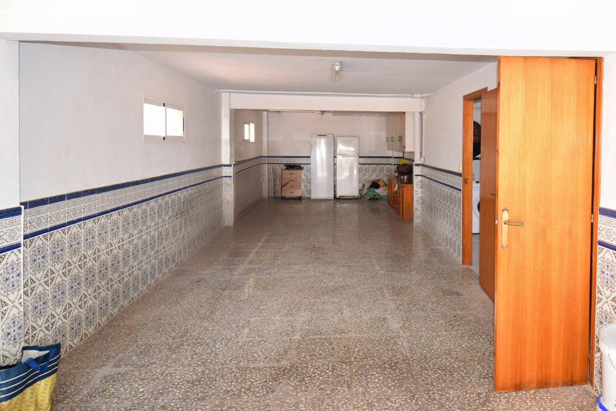 7 Bed Townhouse for sale in Guardamar Del Segura Costa Blanca, Alicante, Spain