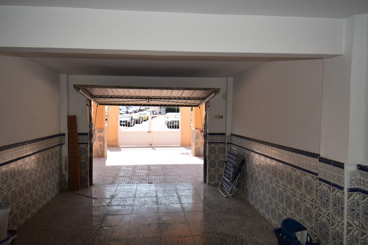 7 Bed Townhouse for sale in Guardamar Del Segura Costa Blanca, Alicante, Spain
