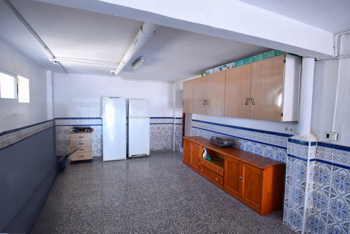 7 Bed Townhouse for sale in Guardamar Del Segura Costa Blanca, Alicante, Spain