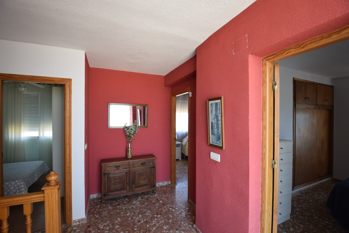 7 Bed Townhouse for sale in Guardamar Del Segura Costa Blanca, Alicante, Spain