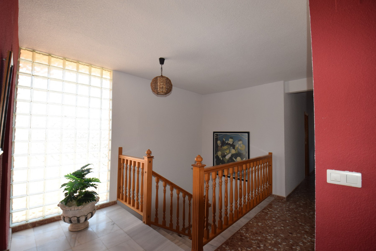 7 Bed Townhouse for sale in Guardamar Del Segura Costa Blanca, Alicante, Spain