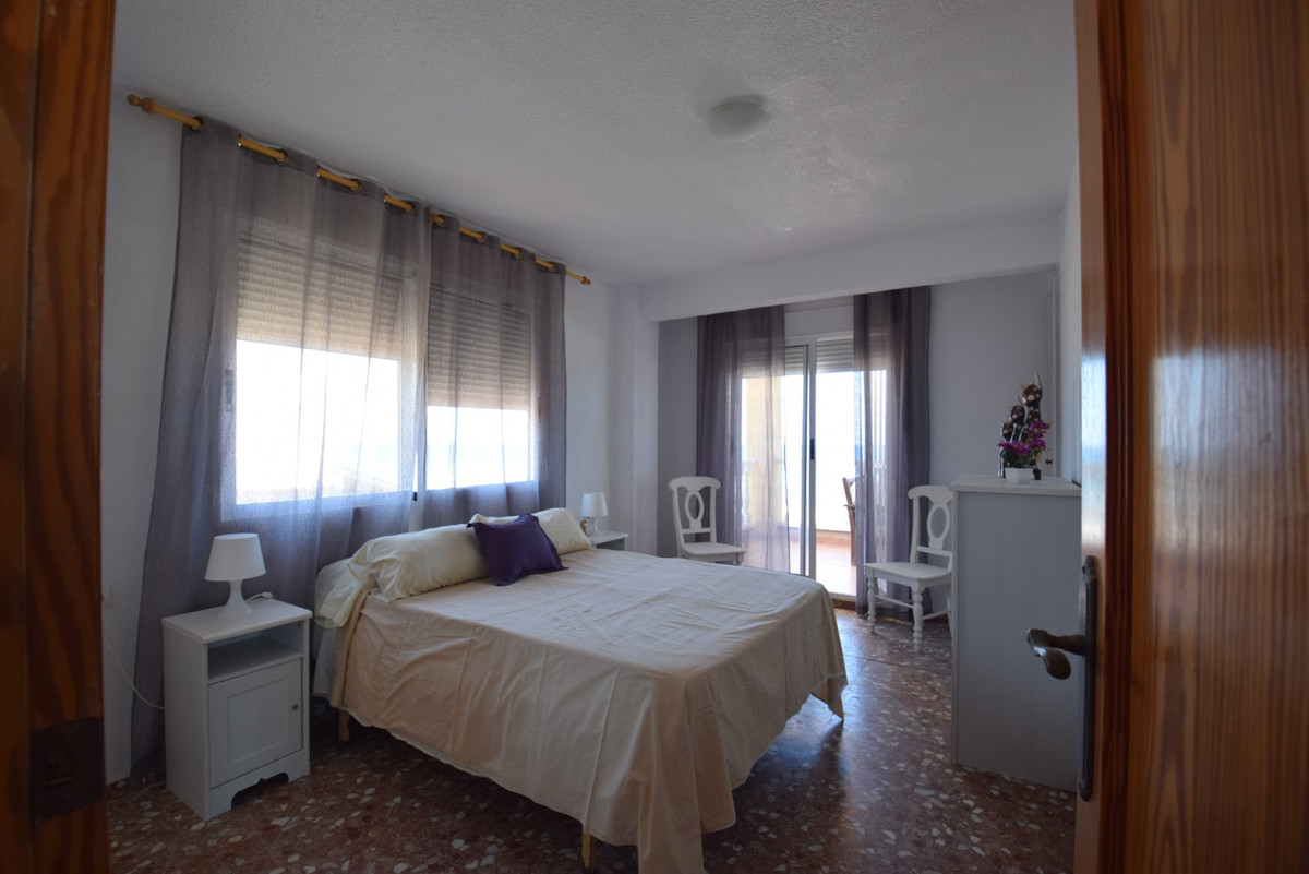 7 Bed Townhouse for sale in Guardamar Del Segura Costa Blanca, Alicante, Spain
