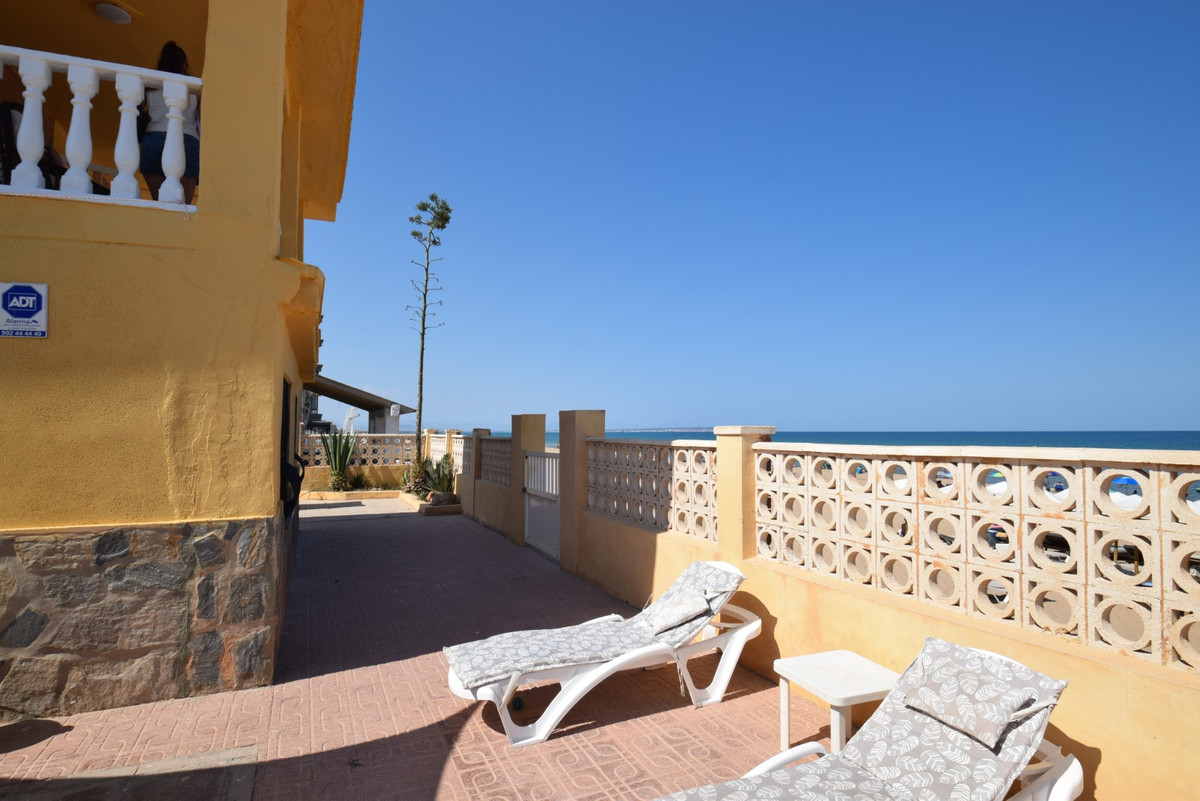 7 Bed Townhouse for sale in Guardamar Del Segura Costa Blanca, Alicante, Spain