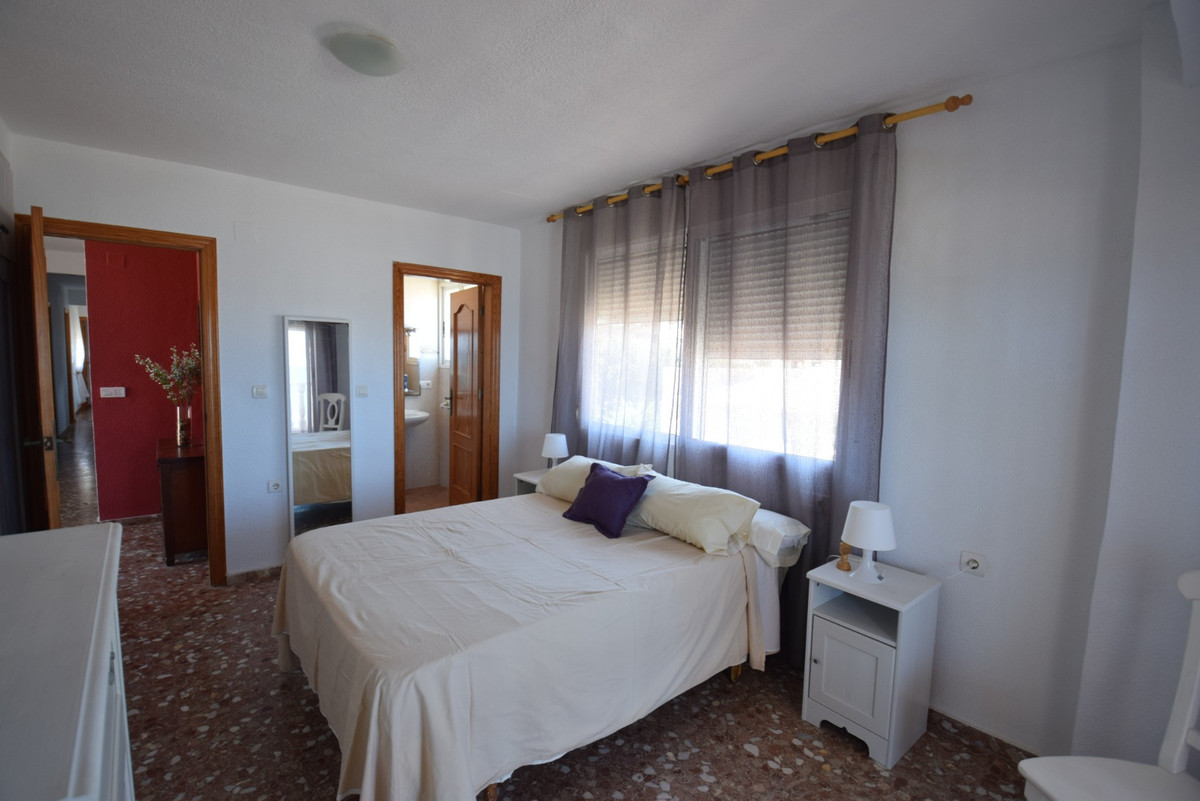 7 Bed Townhouse for sale in Guardamar Del Segura Costa Blanca, Alicante, Spain