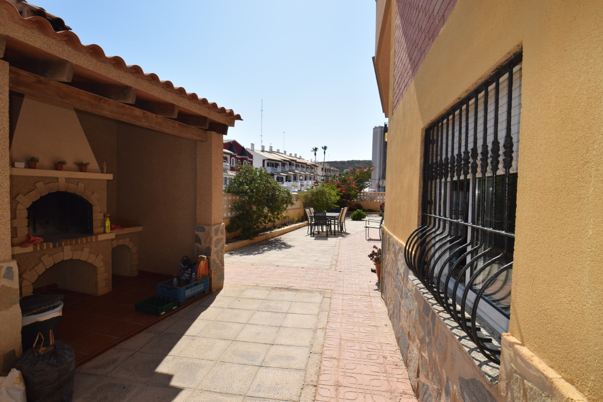 7 Bed Townhouse for sale in Guardamar Del Segura Costa Blanca, Alicante, Spain