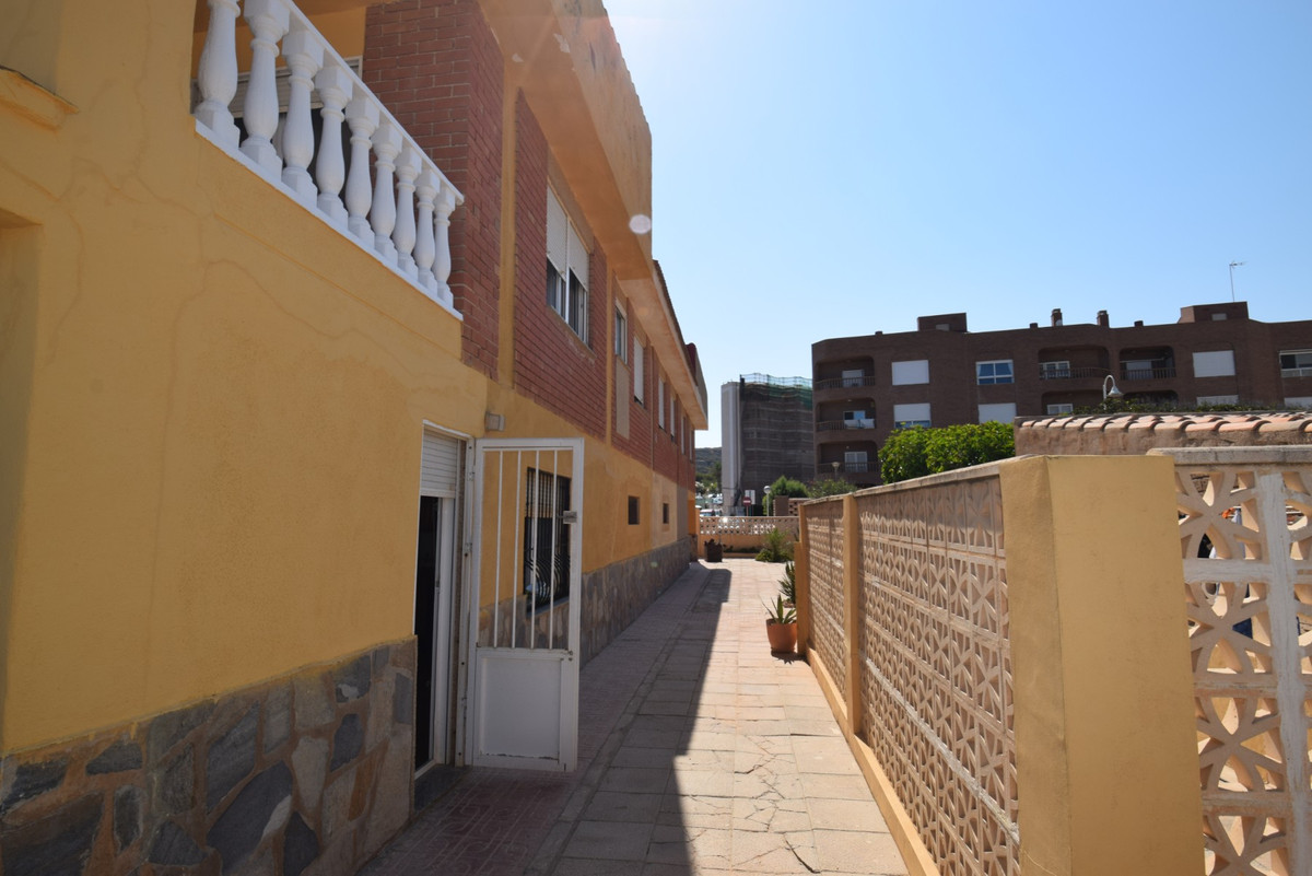 7 Bed Townhouse for sale in Guardamar Del Segura Costa Blanca, Alicante, Spain