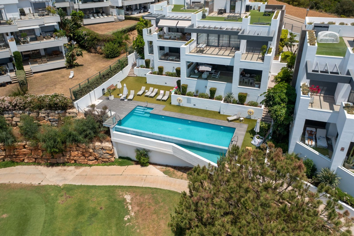 3 Bed Apartment for sale in Cabopino Costa Del Sol, Málaga, Spain