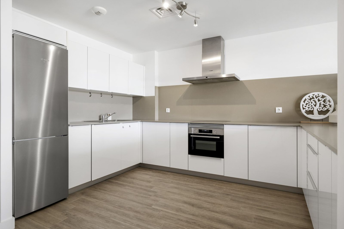 3 Bed Apartment for sale in Cabopino Costa Del Sol, Málaga, Spain